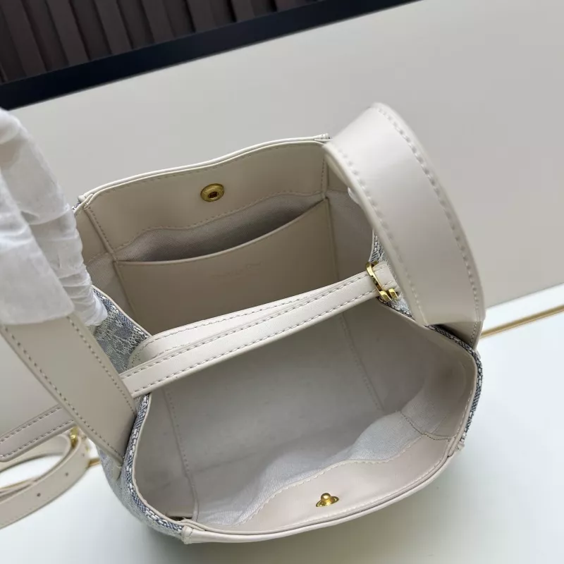 EyeCatching 8609 Christian Dior AAA Quality Handbags For Women