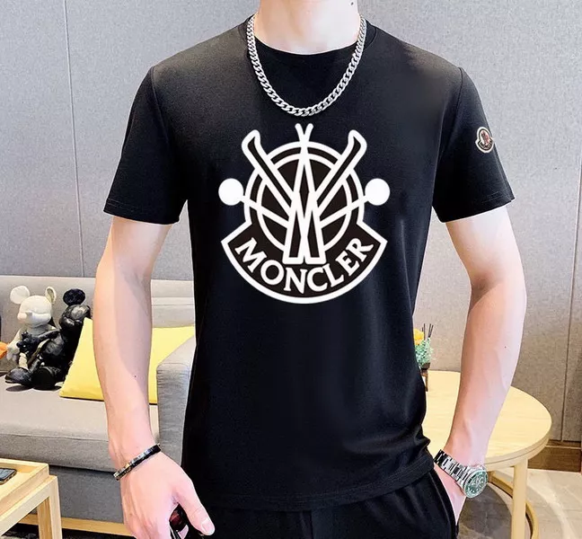 EyeCatching 8695 Moncler Tracksuits Short Sleeved For Men