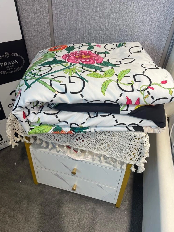 EyeCatching 8792 Gucci Bedding
