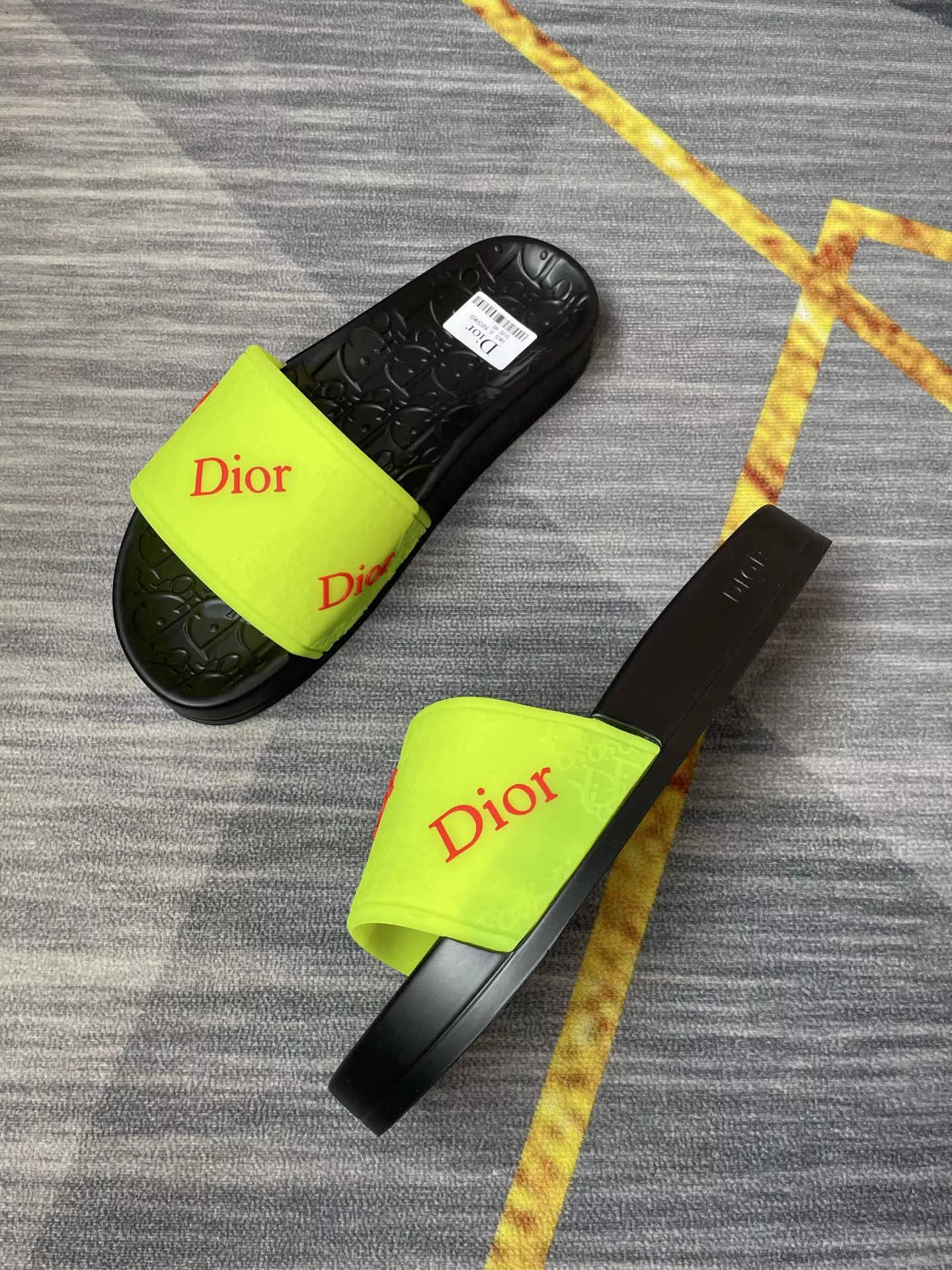 EyeCatching 8819 Christian Dior Slippers For Men