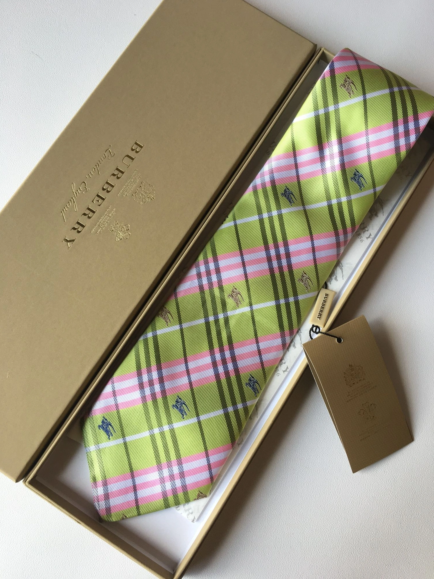 EyeCatching 8991 Burberry Necktie For Men