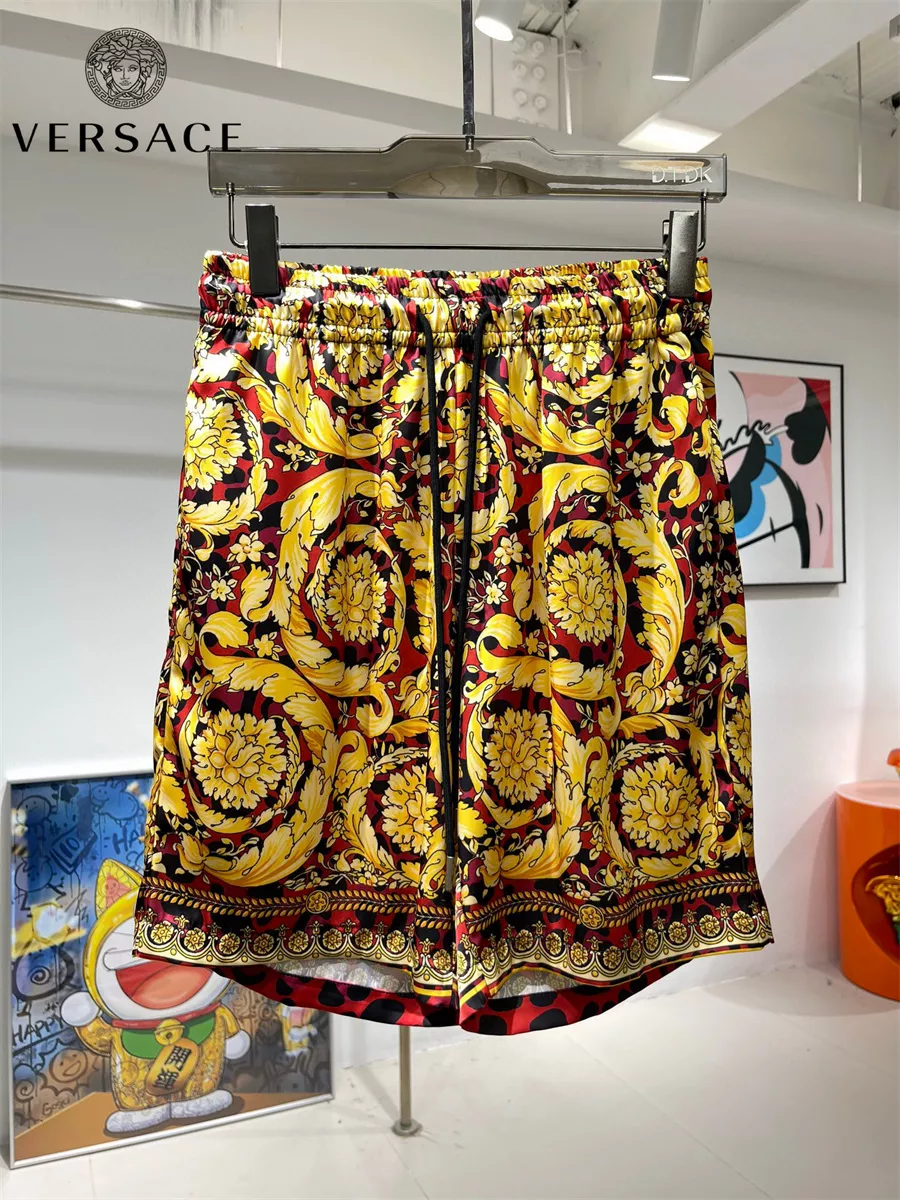 EyeCatching 8996 Versace Tracksuits Short Sleeved For Men