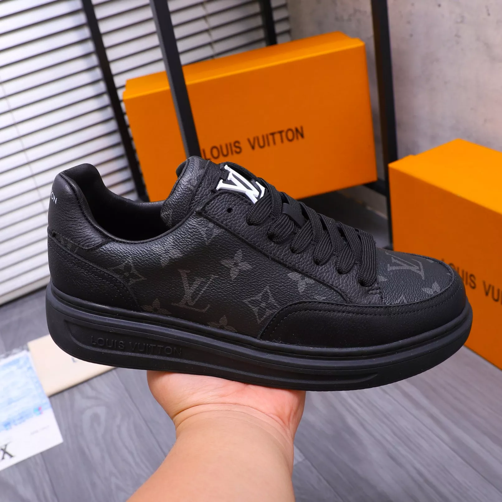 EyeCatching 9011 Louis Vuitton Casual Shoes For Men