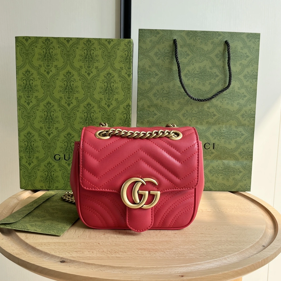 EyeCatching 9026 Gucci AAA Quality Messenger Bags For Women