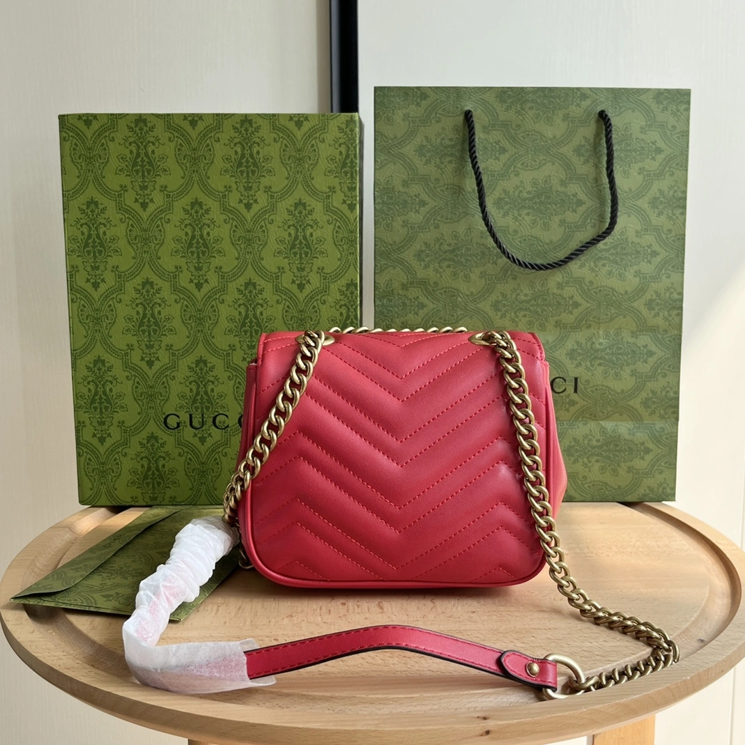 EyeCatching 9026 Gucci AAA Quality Messenger Bags For Women