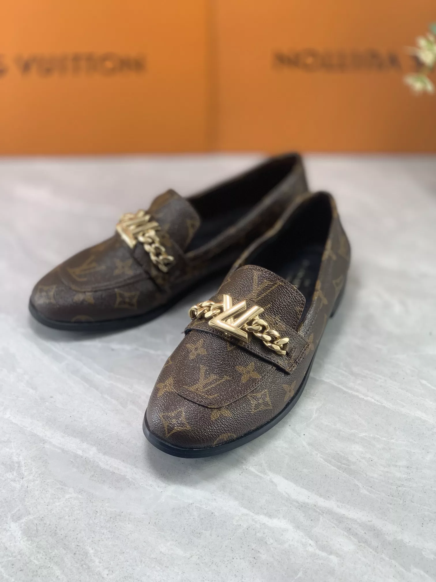 EyeCatching 9088 Louis Vuitton LV Oxfords Shoes For Women