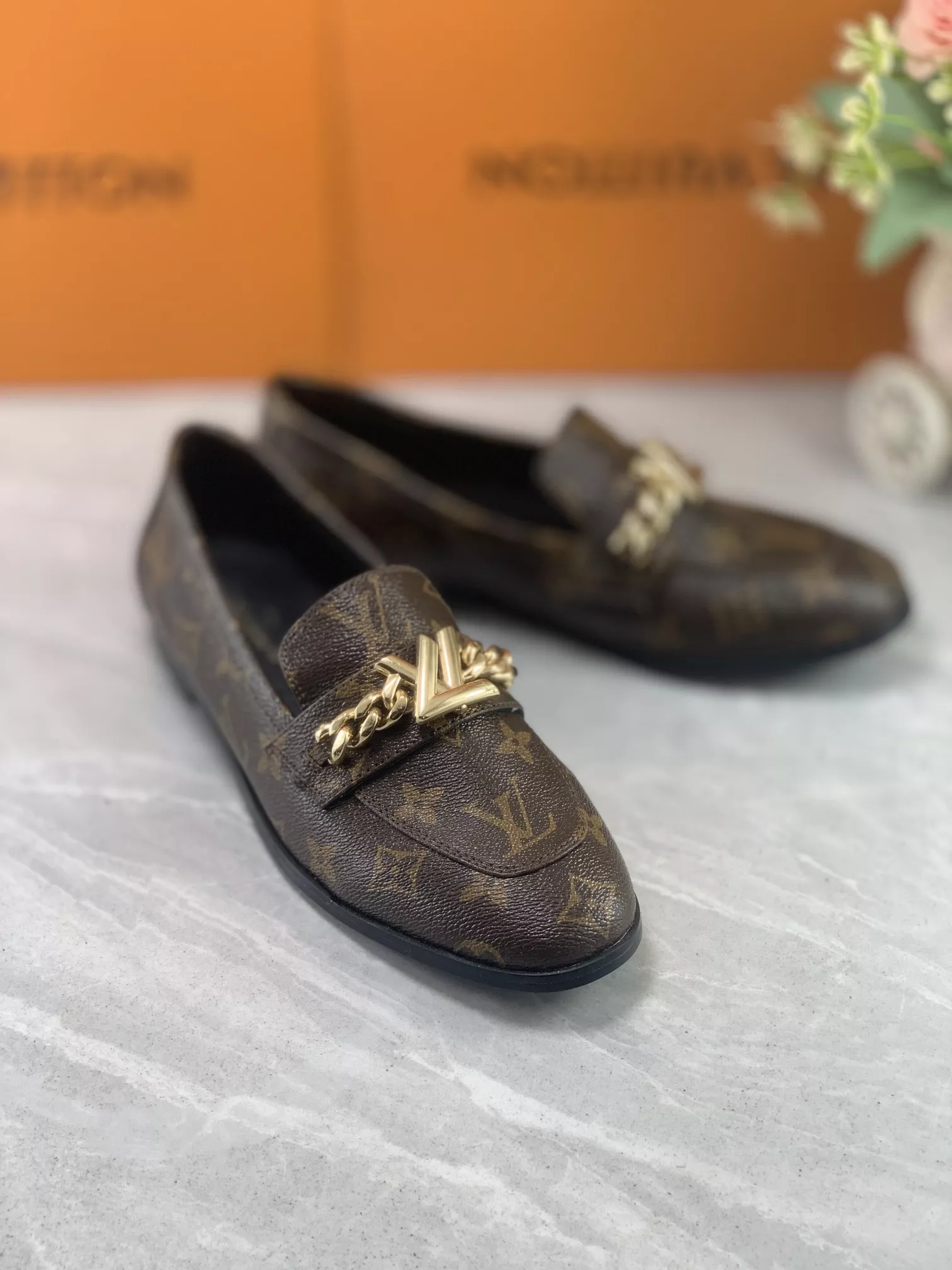 EyeCatching 9088 Louis Vuitton LV Oxfords Shoes For Women