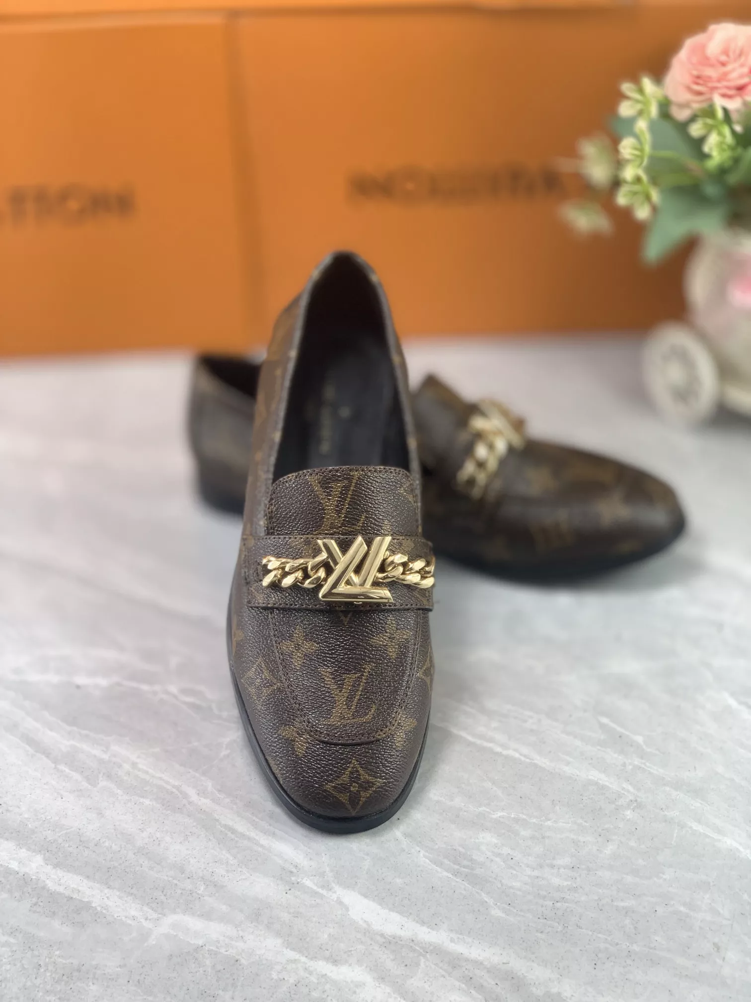 EyeCatching 9088 Louis Vuitton LV Oxfords Shoes For Women