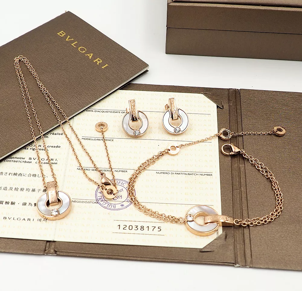 EyeCatching 9117 Bvlgari Jewelry Set For Women