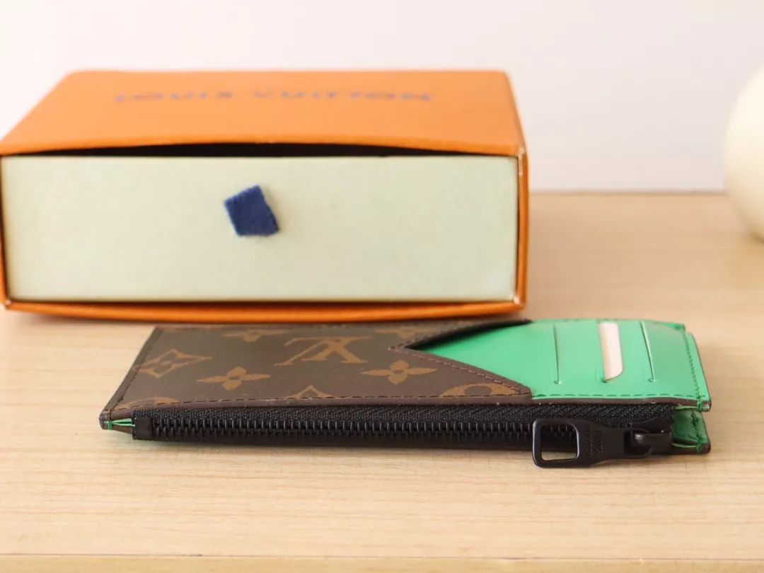 EyeCatching 9147 Louis Vuitton LV Card Case