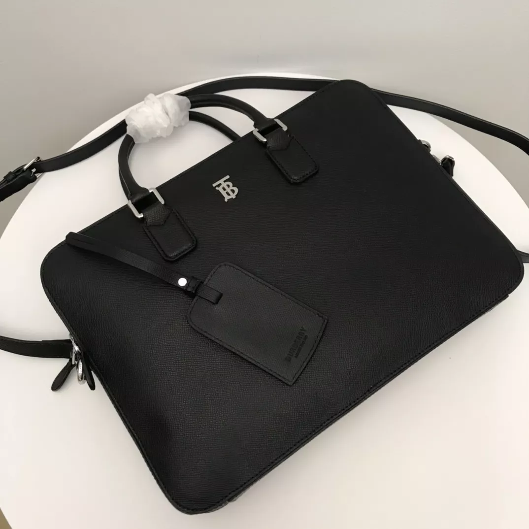 EyeCatching 9152 Burberry AAA Man Handbags