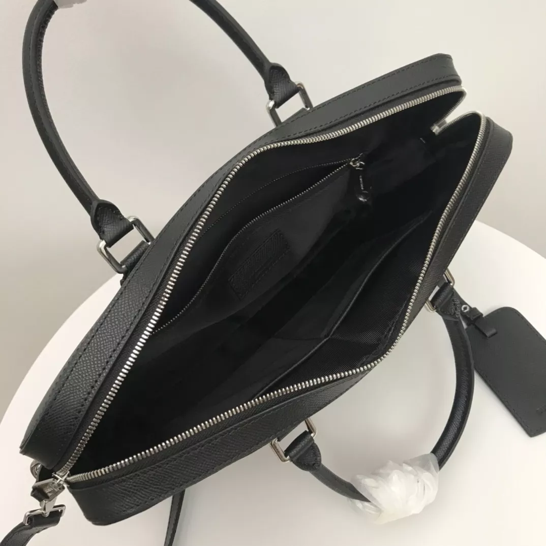 EyeCatching 9152 Burberry AAA Man Handbags