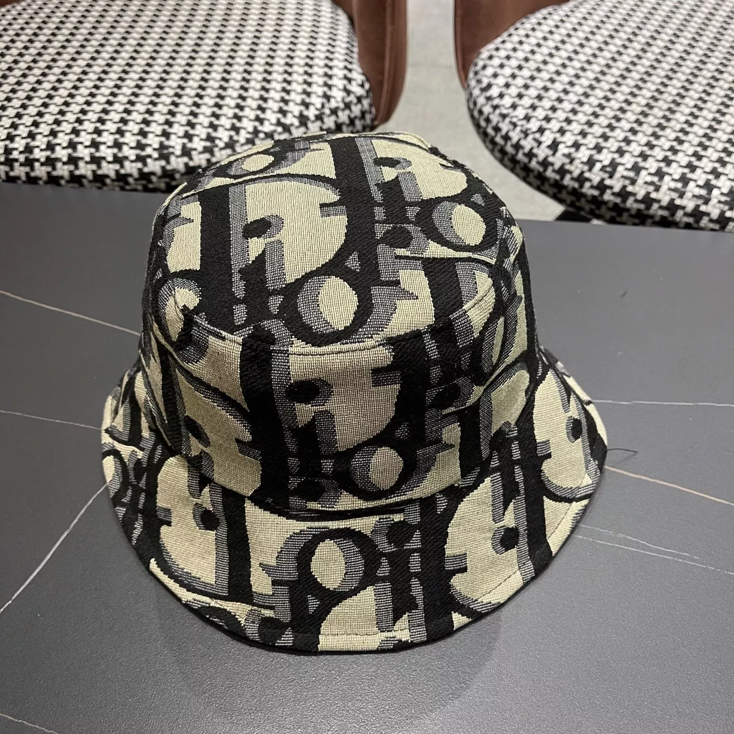 EyeCatching 9266 Christian Dior Caps