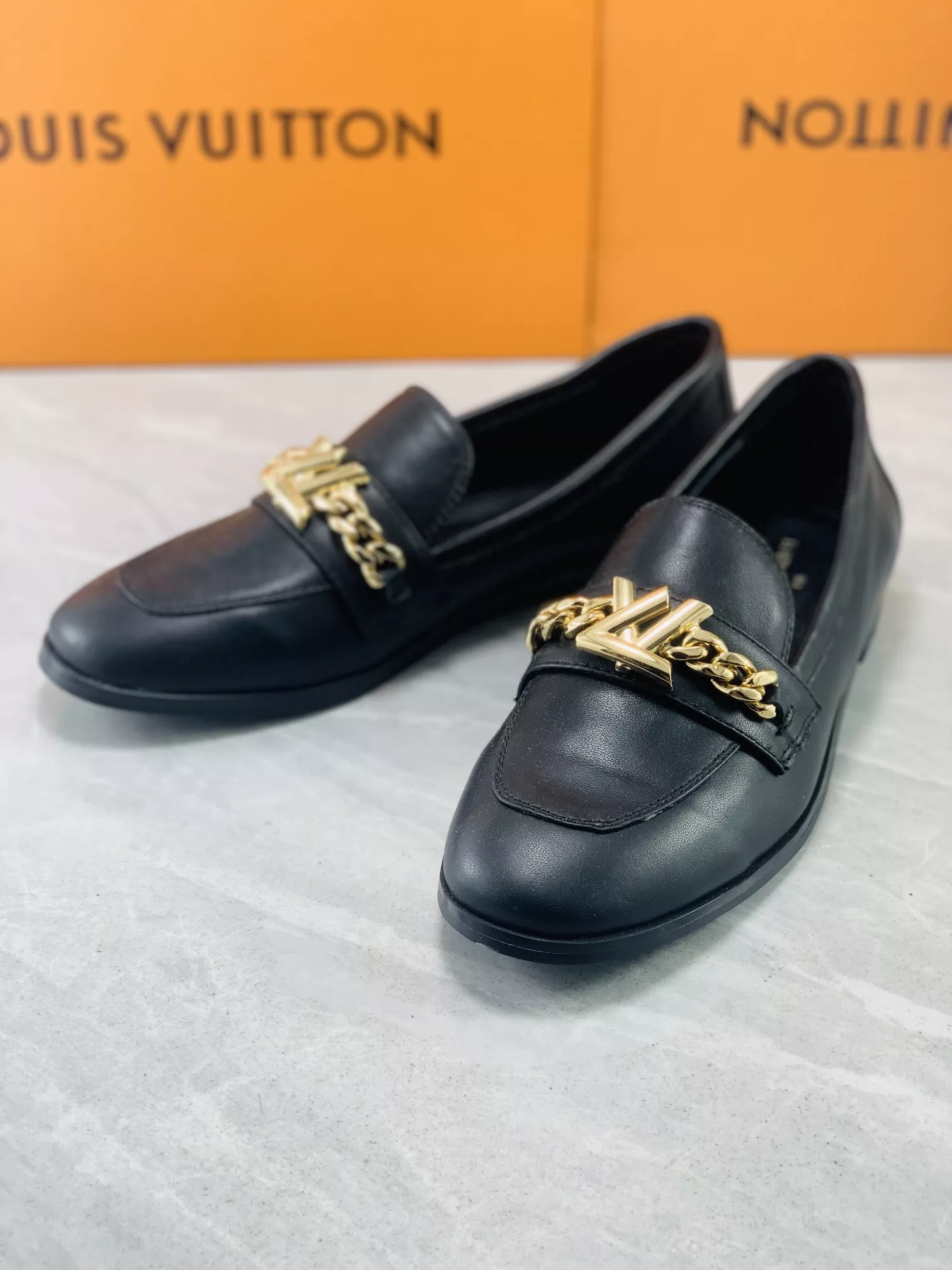 EyeCatching 9389 Louis Vuitton LV Oxfords Shoes For Women