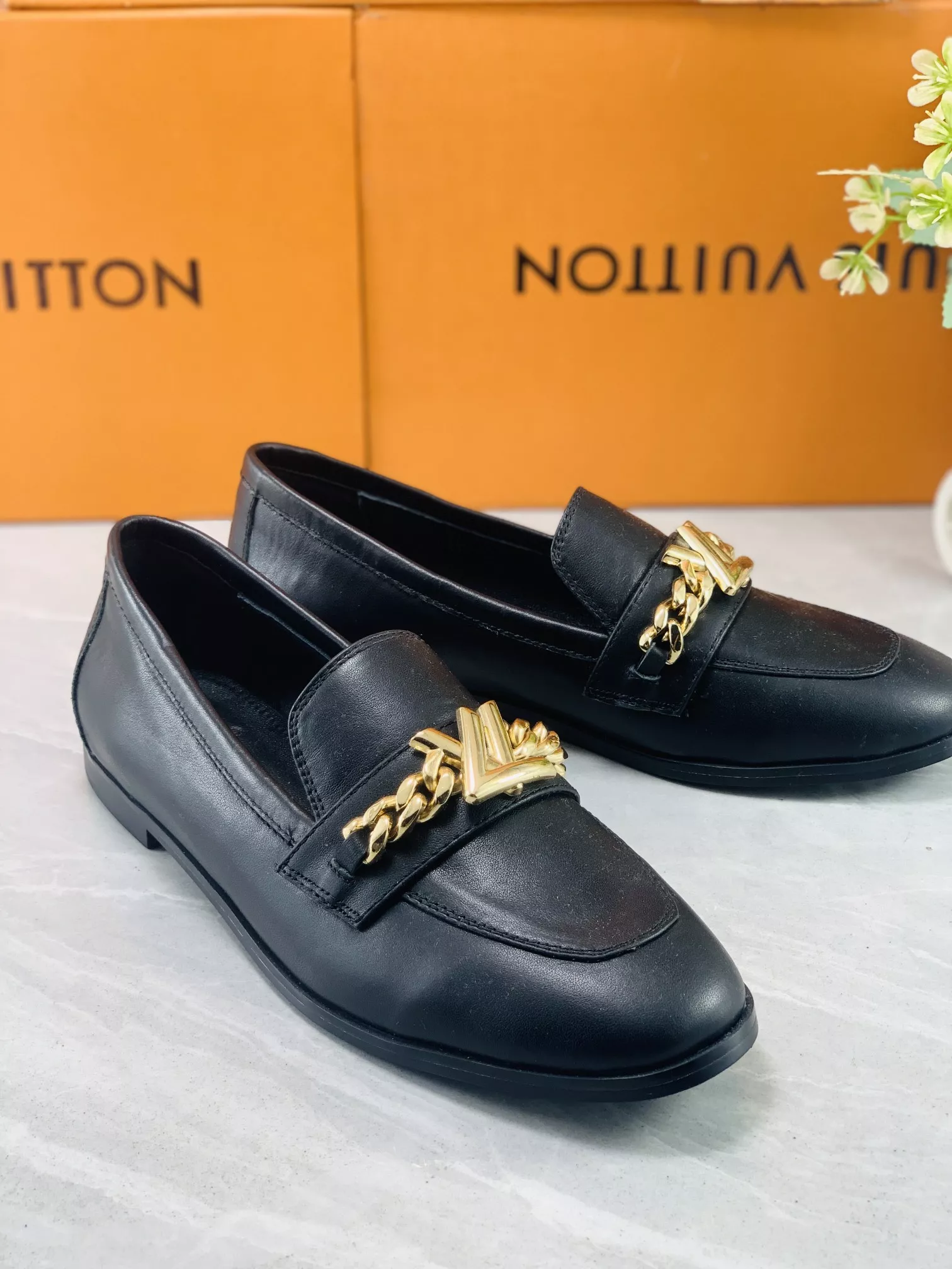 EyeCatching 9389 Louis Vuitton LV Oxfords Shoes For Women