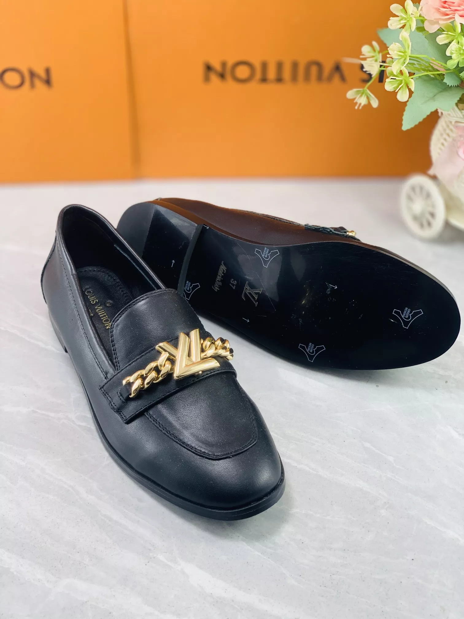 EyeCatching 9389 Louis Vuitton LV Oxfords Shoes For Women