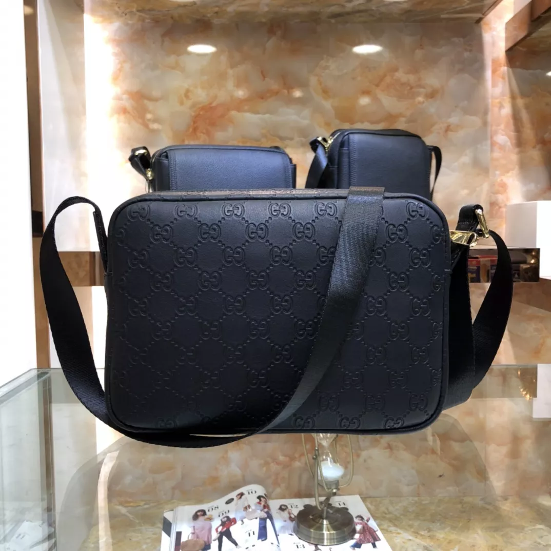EyeCatching 9417 Gucci AAA Man Messenger Bags