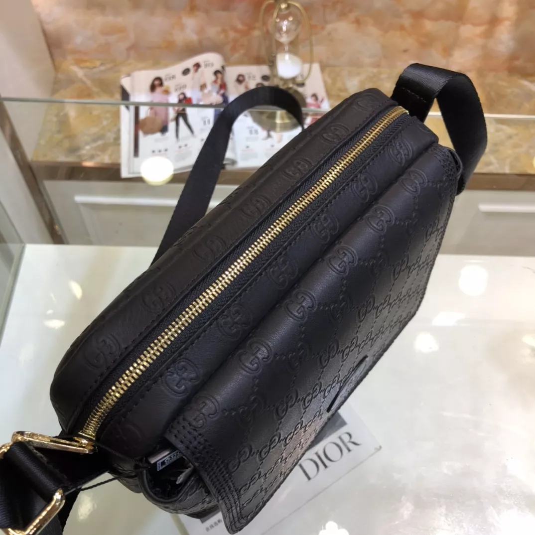 EyeCatching 9417 Gucci AAA Man Messenger Bags