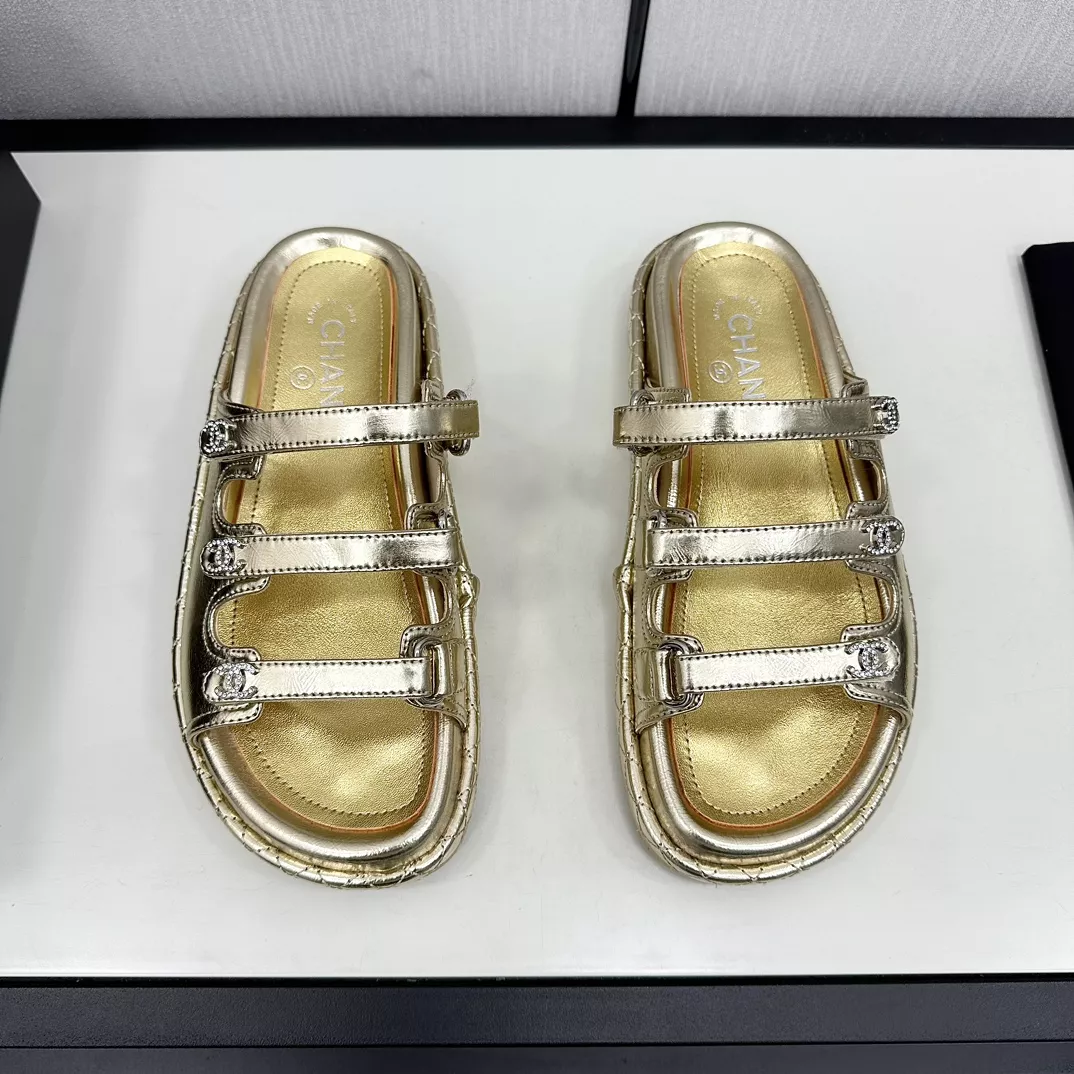 EyeCatching 9434 Chanel Slippers For Women