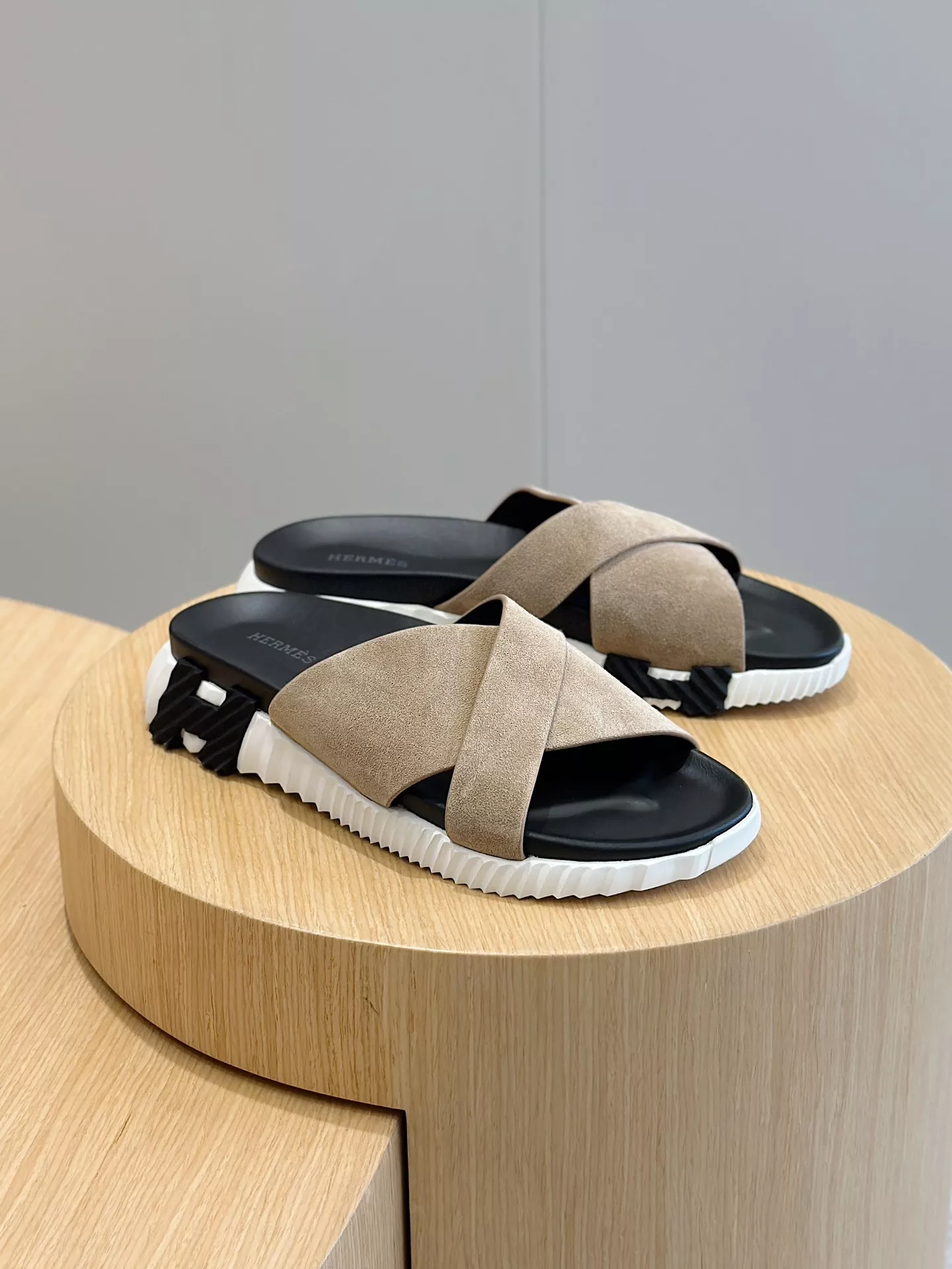 EyeCatching 9531 Hermes Slippers For Men