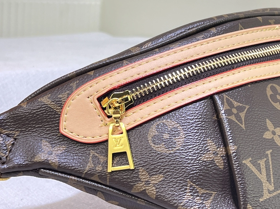 EyeCatching 9640 Louis Vuitton LV AAA Quality Belt Bags For Unisex