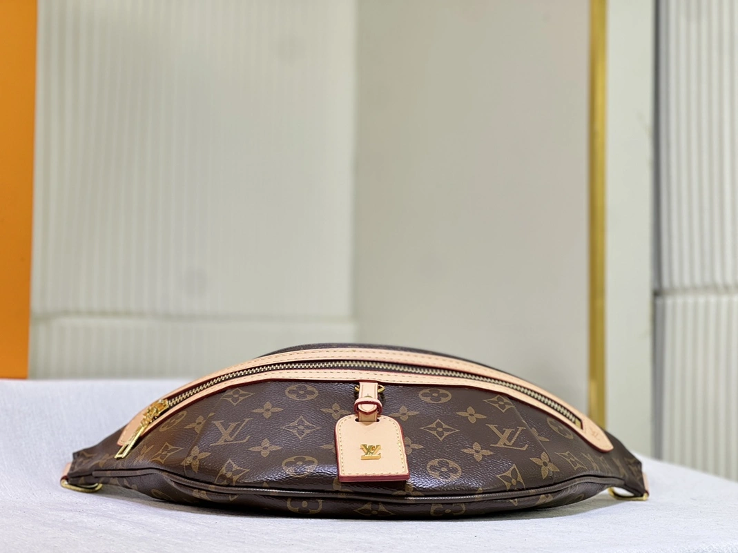 EyeCatching 9640 Louis Vuitton LV AAA Quality Belt Bags For Unisex
