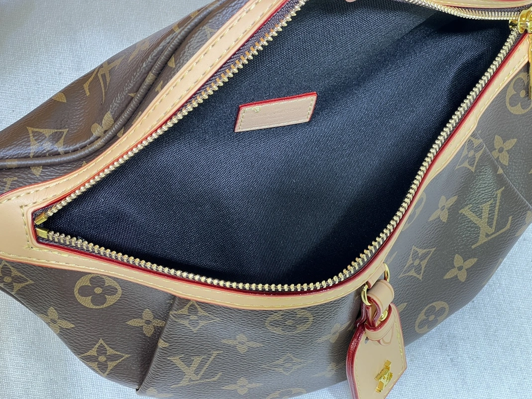 EyeCatching 9640 Louis Vuitton LV AAA Quality Belt Bags For Unisex