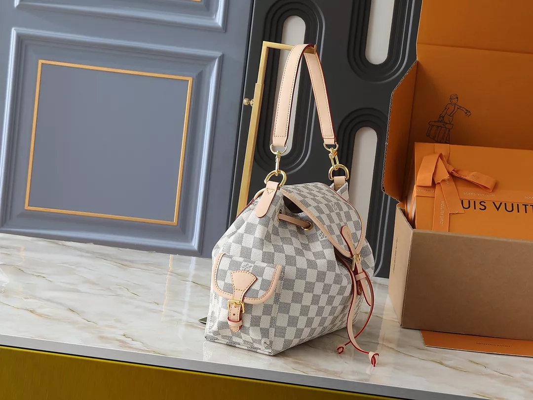 EyeCatching 9678 Louis Vuitton HandBags For Women