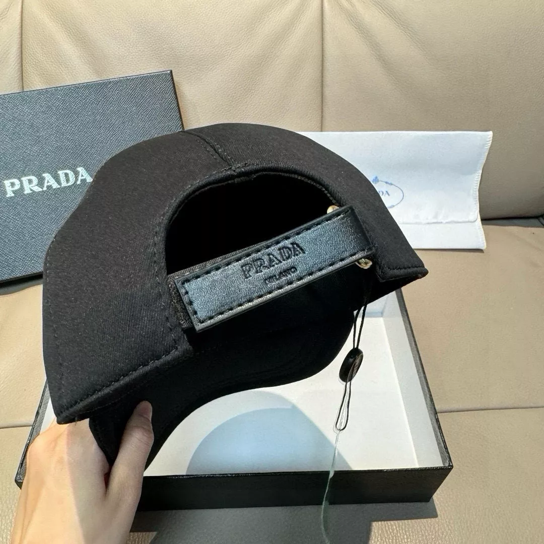 EyeCatching 9720 Prada Caps