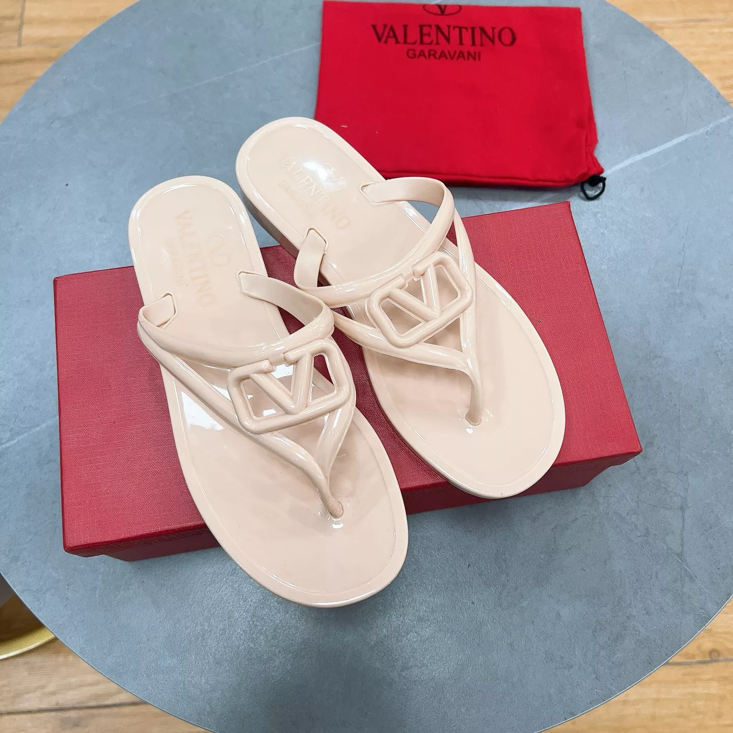 EyeCatching 9739 Valentino Slippers For Women