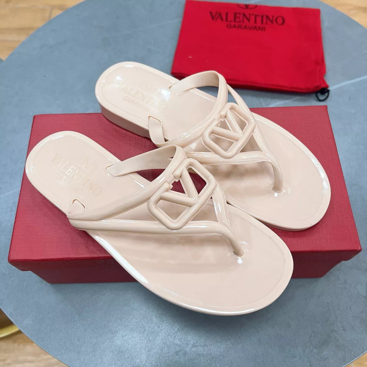 EyeCatching 9739 Valentino Slippers For Women