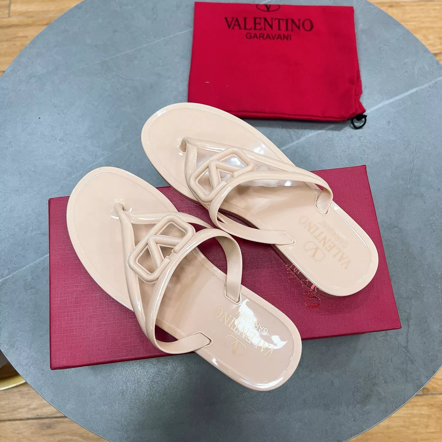 EyeCatching 9739 Valentino Slippers For Women