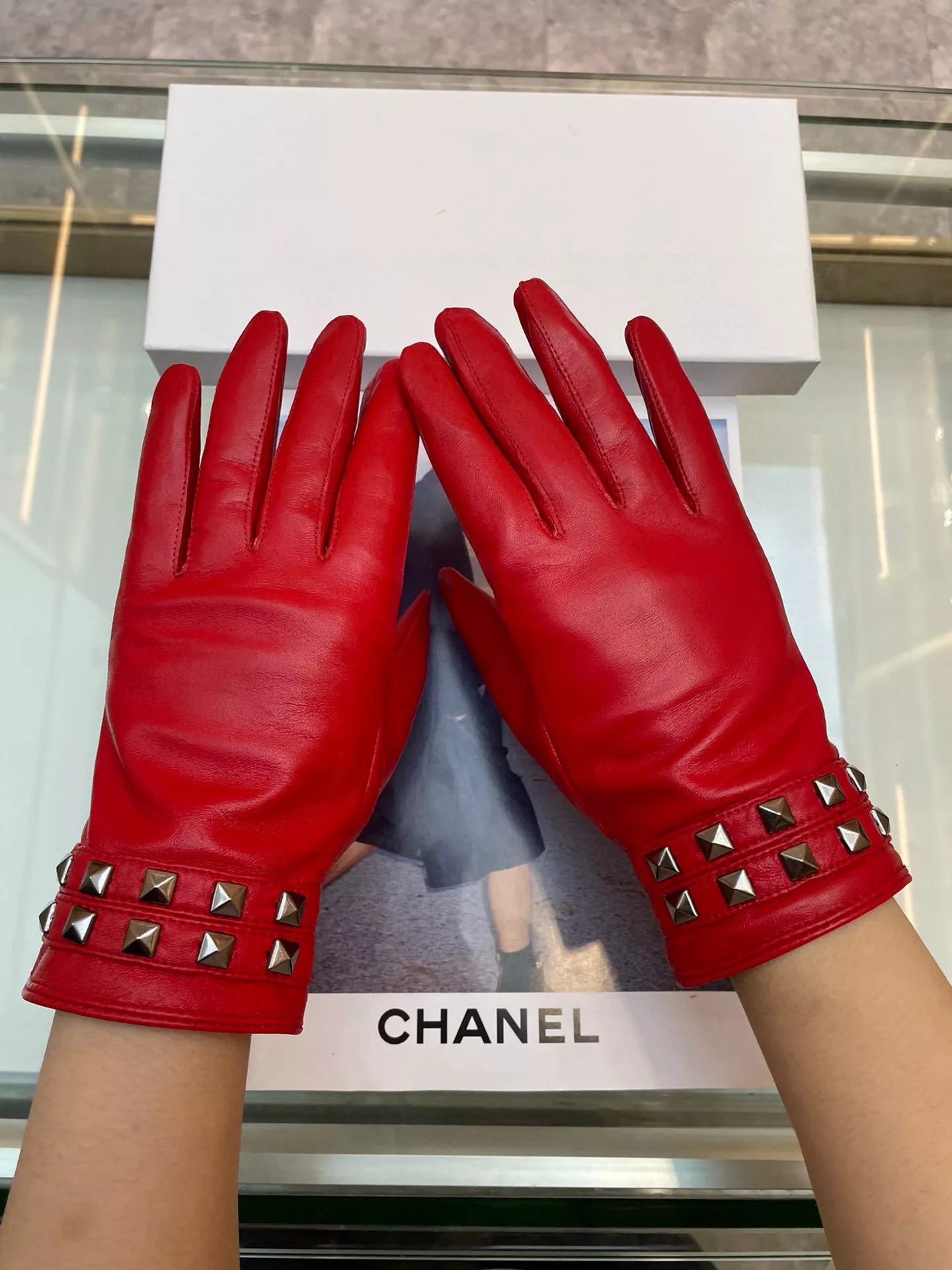EyeCatching 9753 Valentino Gloves For Women