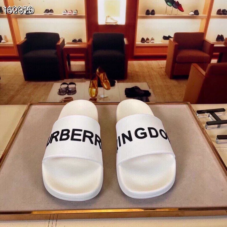 EyeCatching 9776 Burberry Slippers For Men