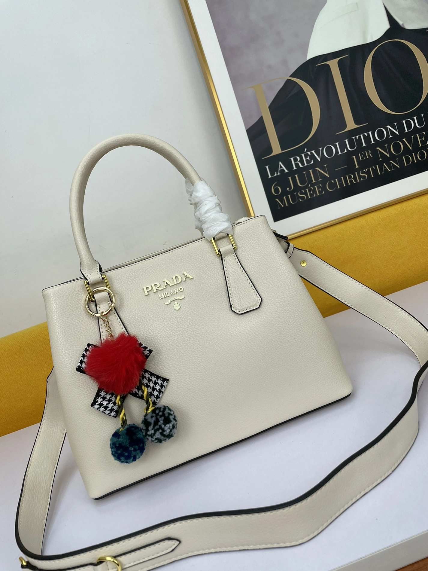 EyeCatching 9805 Prada AAA Quality Handbags For Women
