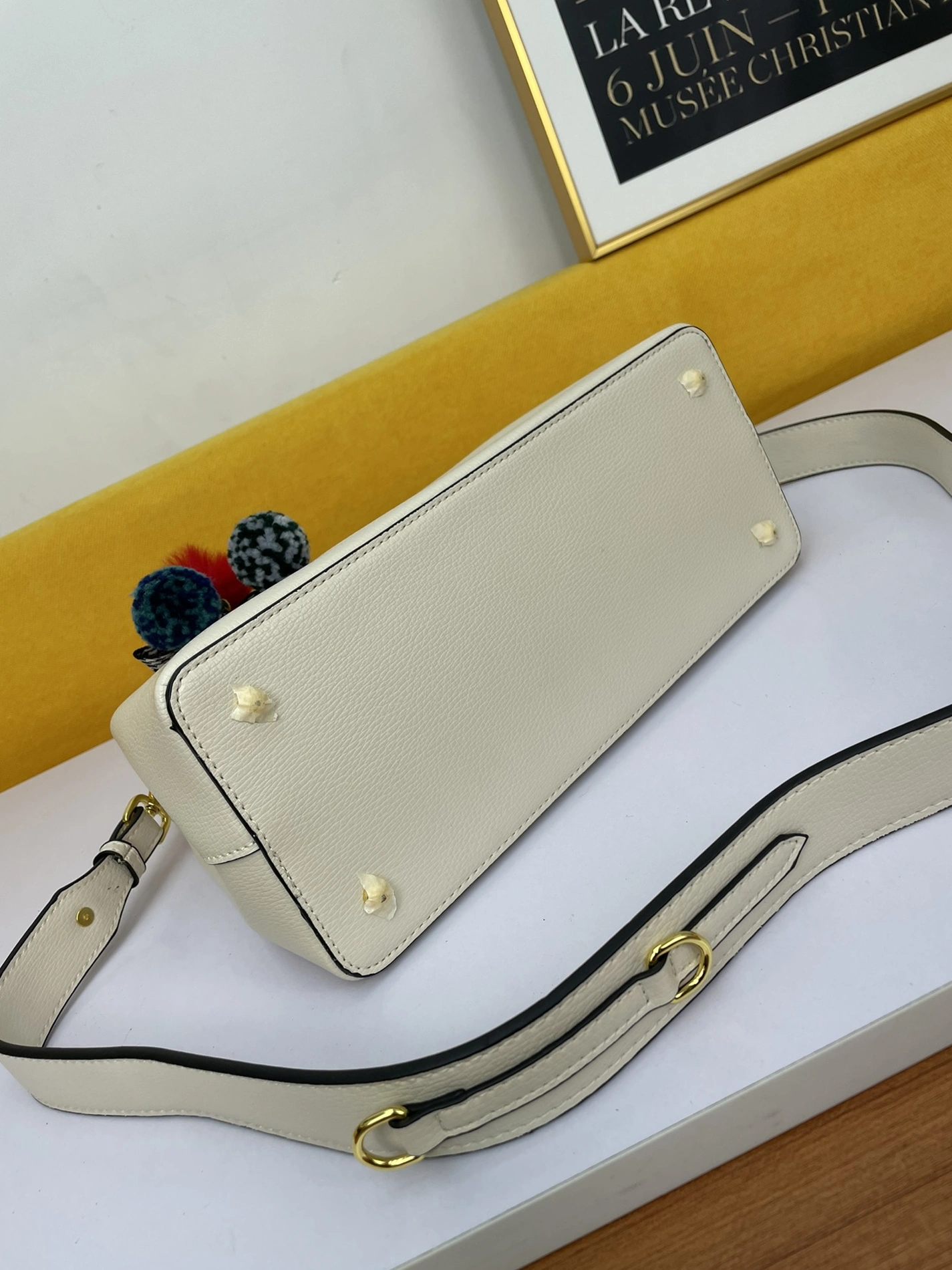 EyeCatching 9805 Prada AAA Quality Handbags For Women