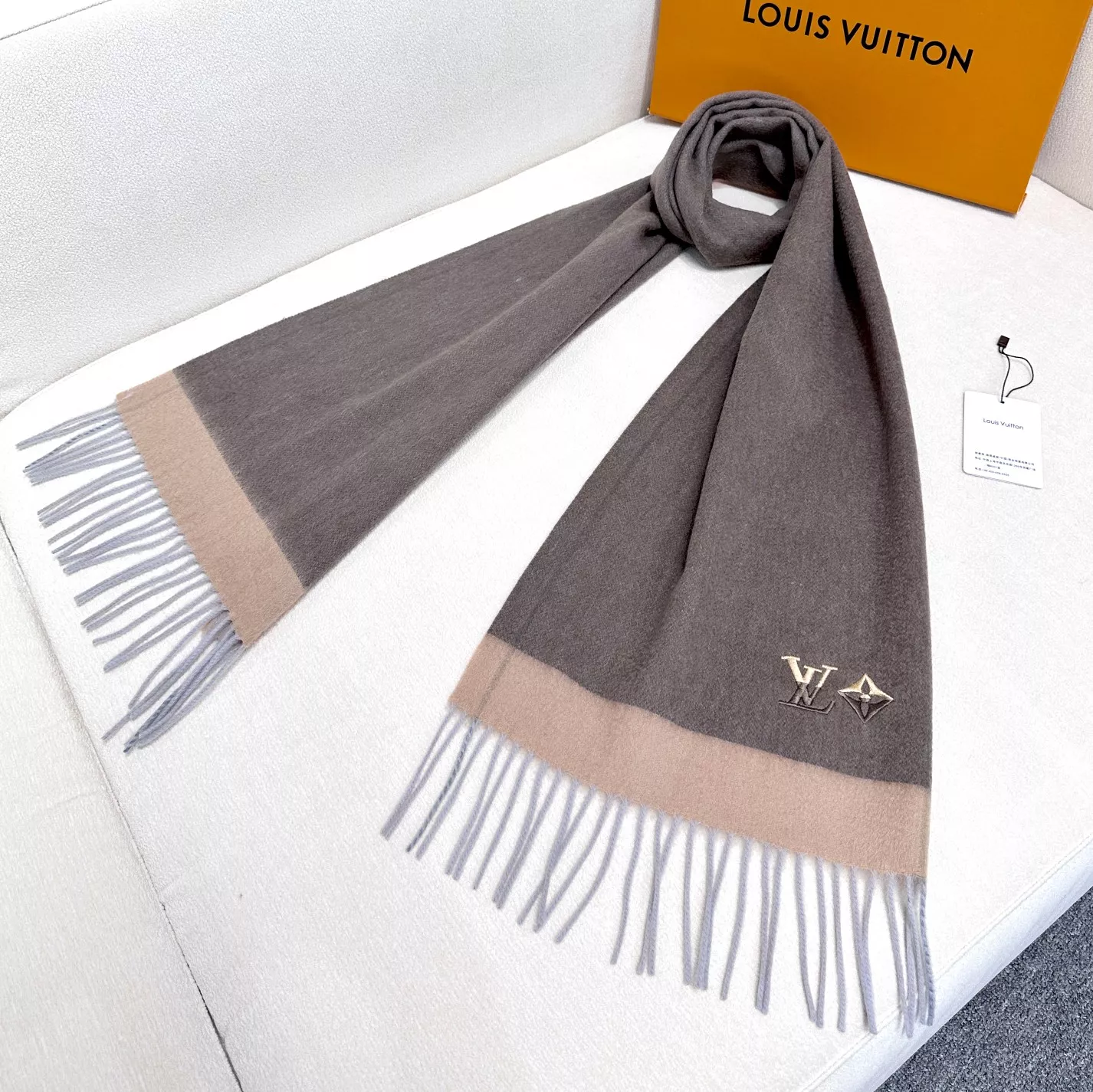 Fashionable 1032 Louis Vuitton Scarf