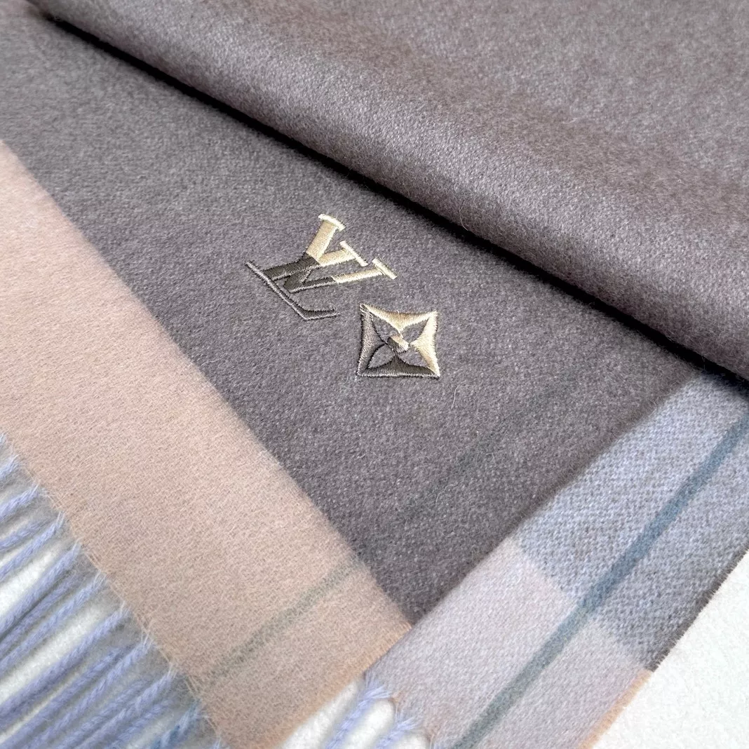 Fashionable 1032 Louis Vuitton Scarf