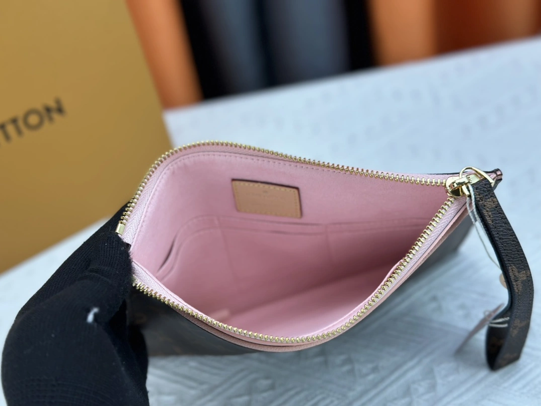 Fashionable 1044 Louis Vuitton LV Wallets