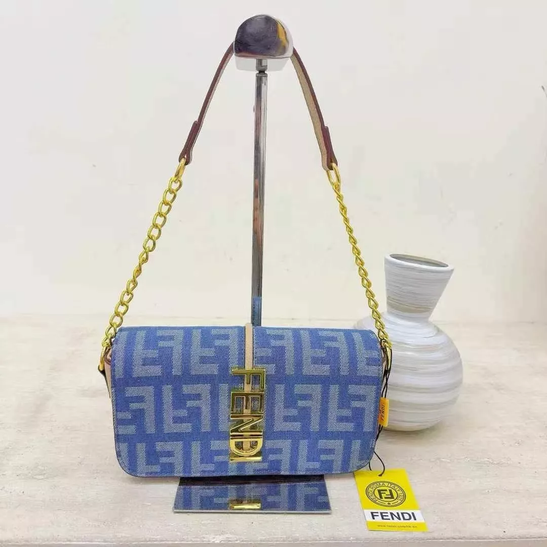 Fashionable 1137 Fendi Messenger Bags For Women