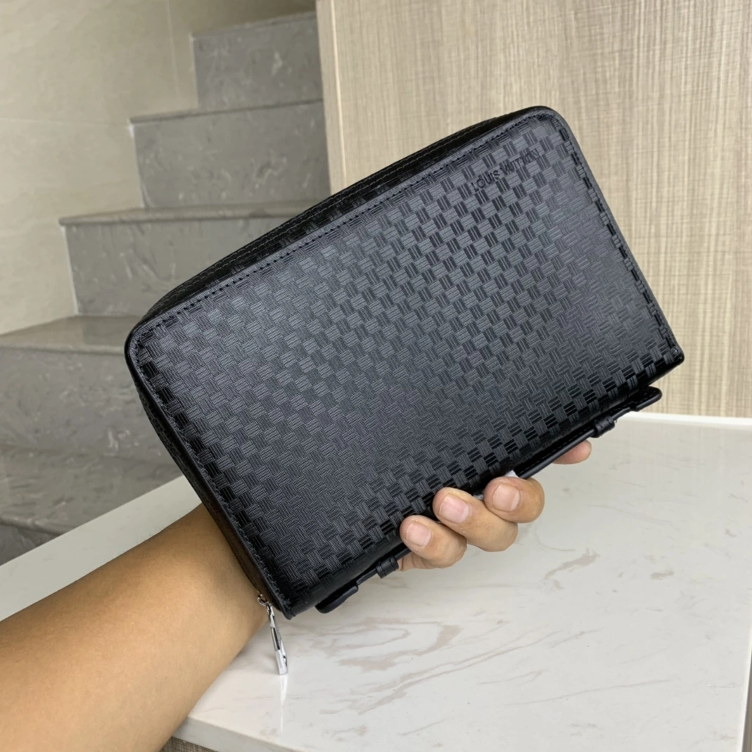 Fashionable 114 Louis Vuitton AAA Man Wallets