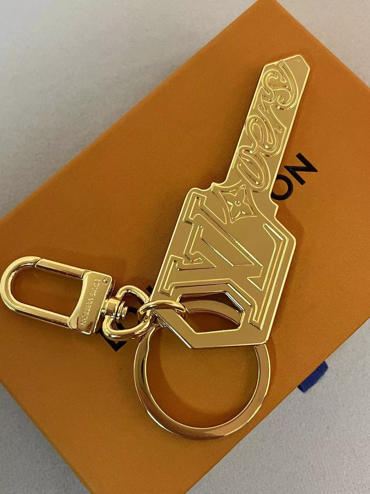 Fashionable 1177 Louis Vuitton LV Key Holder And Bag Buckle