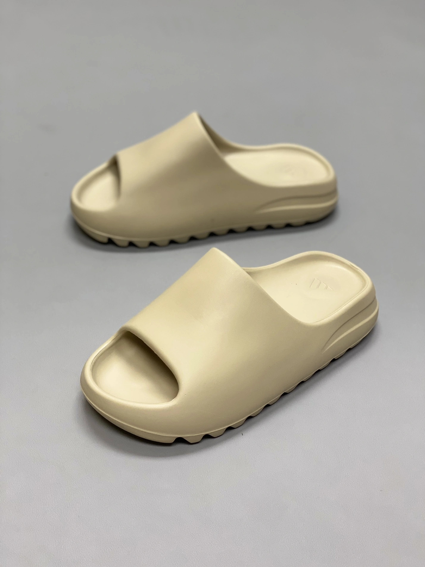 Fashionable 1345 Adidas Yeezy Slippers For Men