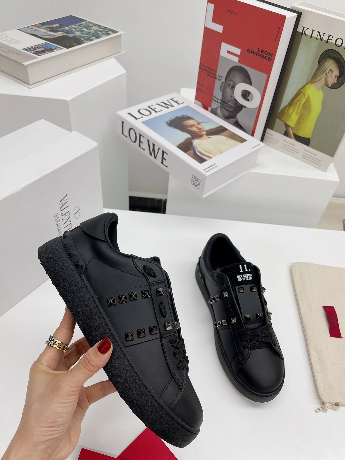 Fashionable 1358 Valentino Casual Shoes For Women