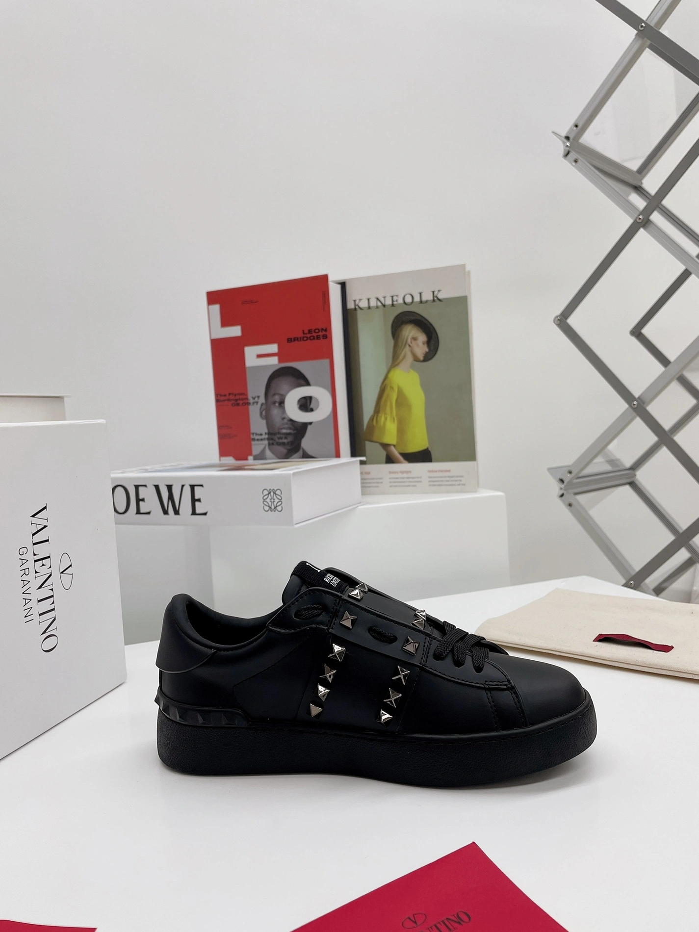 Fashionable 1358 Valentino Casual Shoes For Women