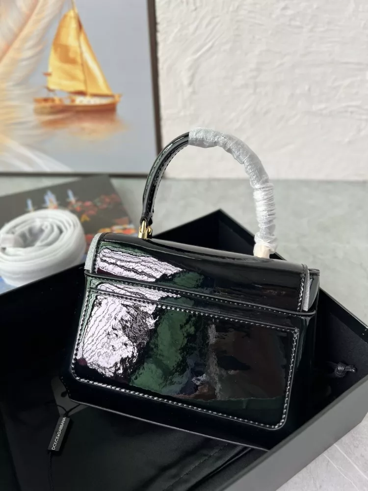 Fashionable 1399 Dolce & Gabbana AAA Quality Handbags For Women