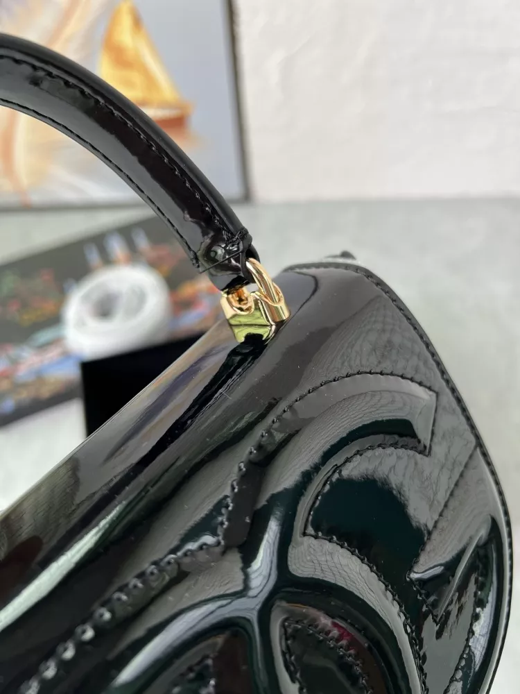 Fashionable 1399 Dolce & Gabbana AAA Quality Handbags For Women
