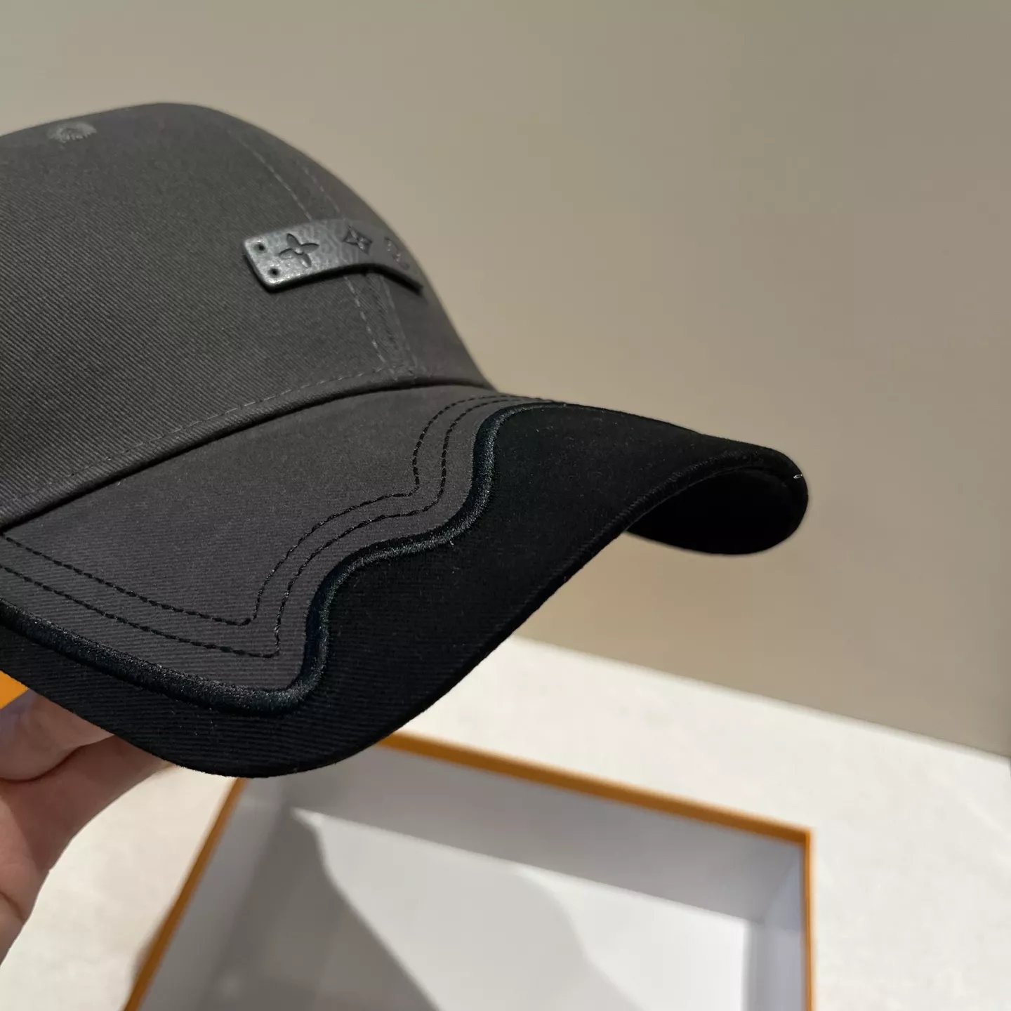 Fashionable 1575 Louis Vuitton LV Caps