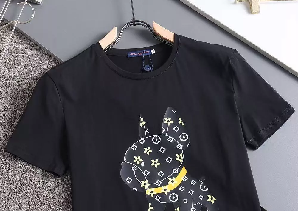 Fashionable 1743 Louis Vuitton LV T-Shirts Short Sleeved For Men