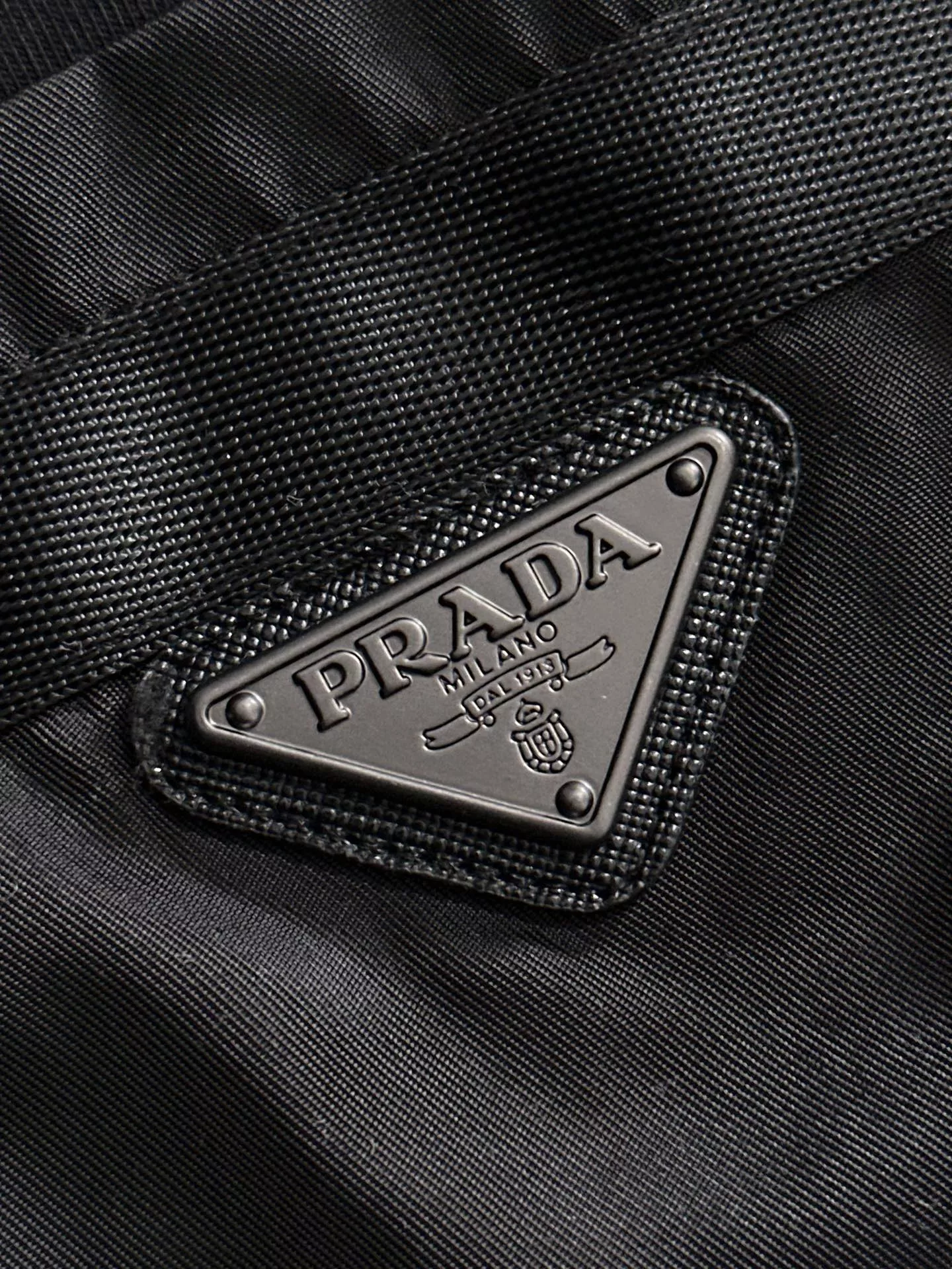 Fashionable 1896 Prada T-Shirts Short Sleeved For Unisex